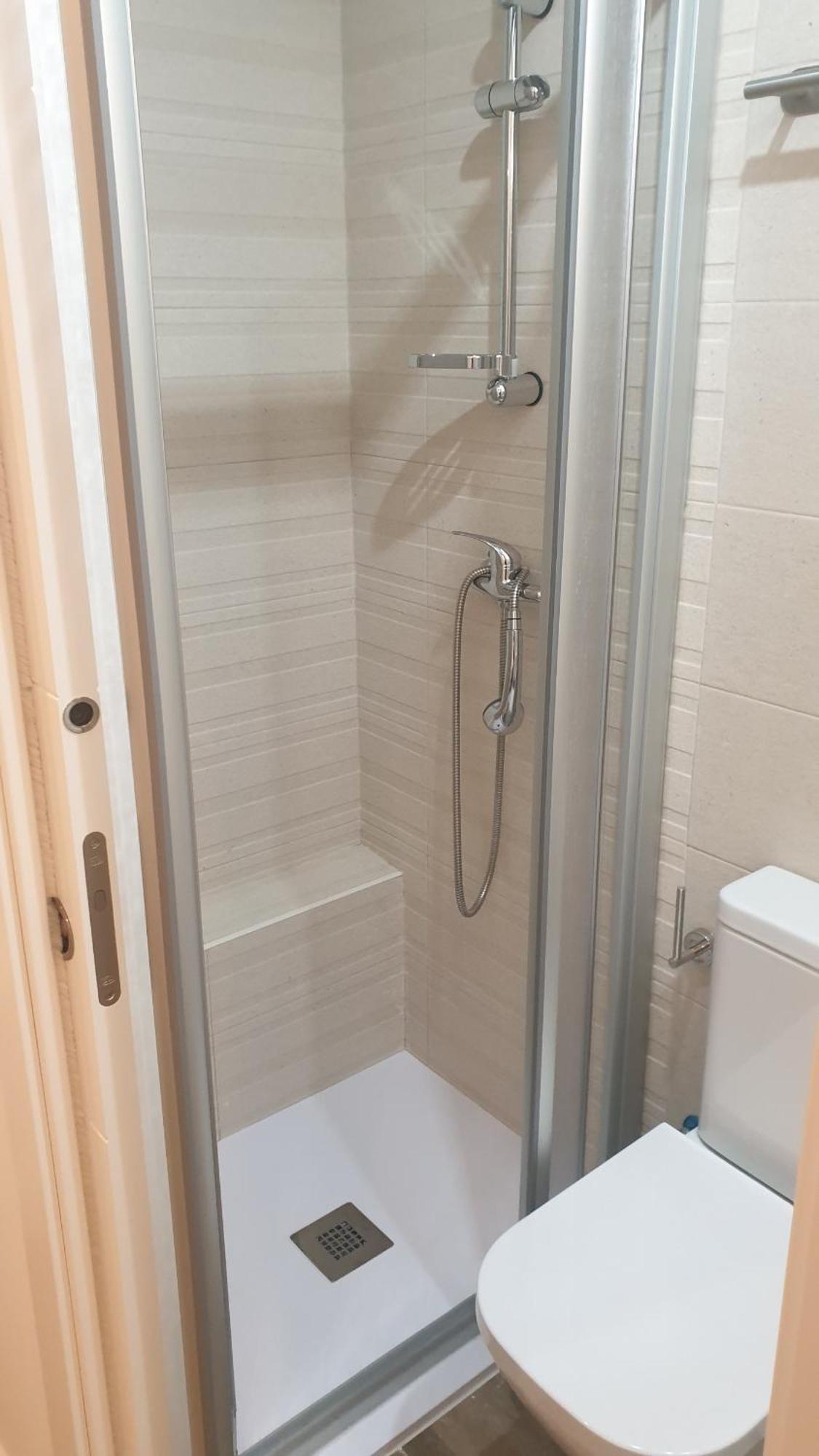 Hostal Royal Begona Madrid Exterior foto